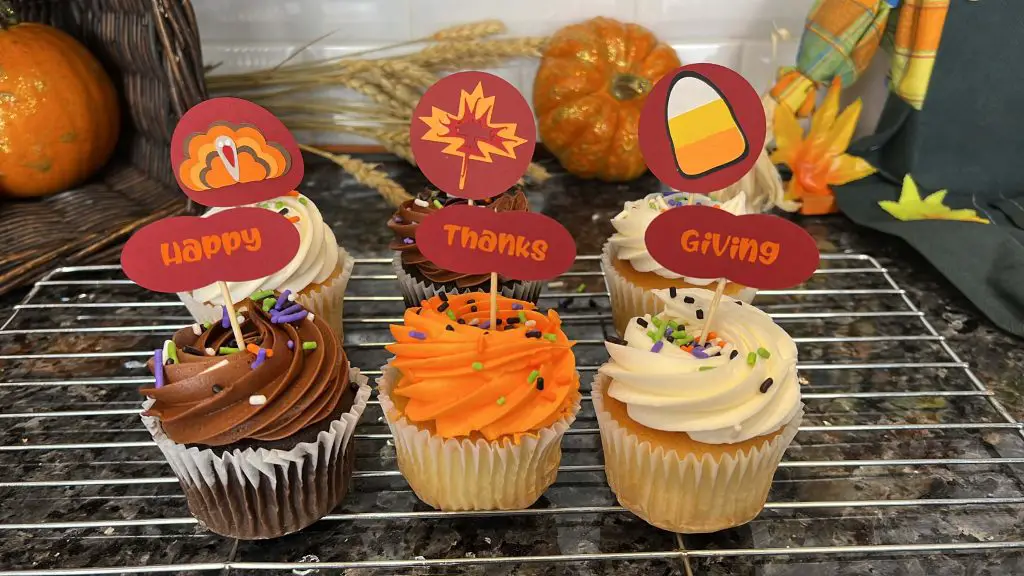 Thanksgiving cupcake toppers