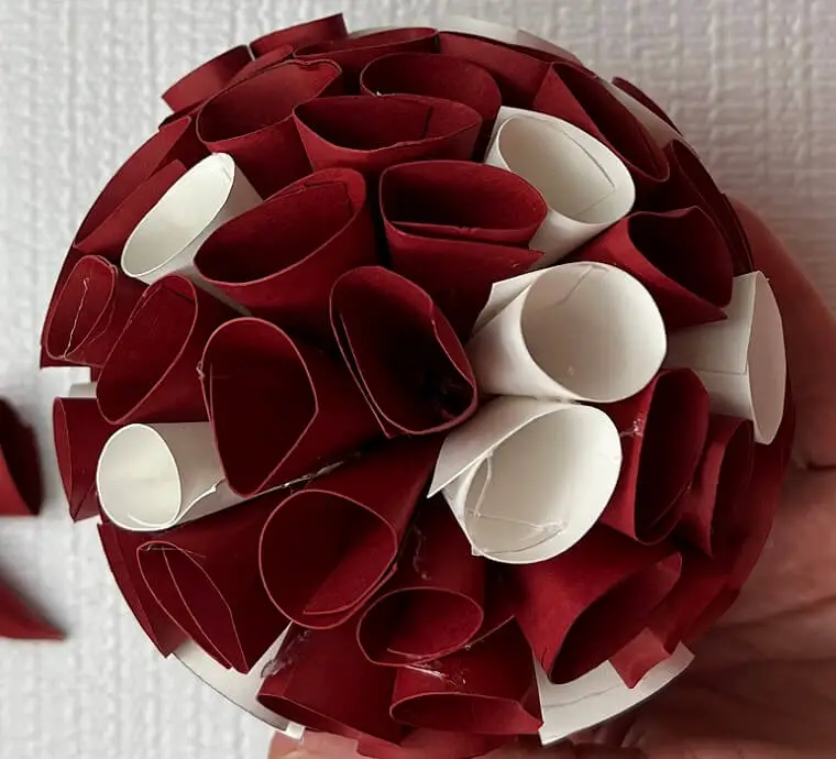 Paper Christmas Balls - marron and white