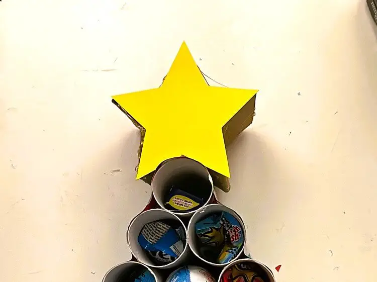 toilet paper roll countdown calendar star
