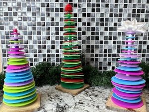 Rainbow Xmas Tree Circle Cut File – SVG