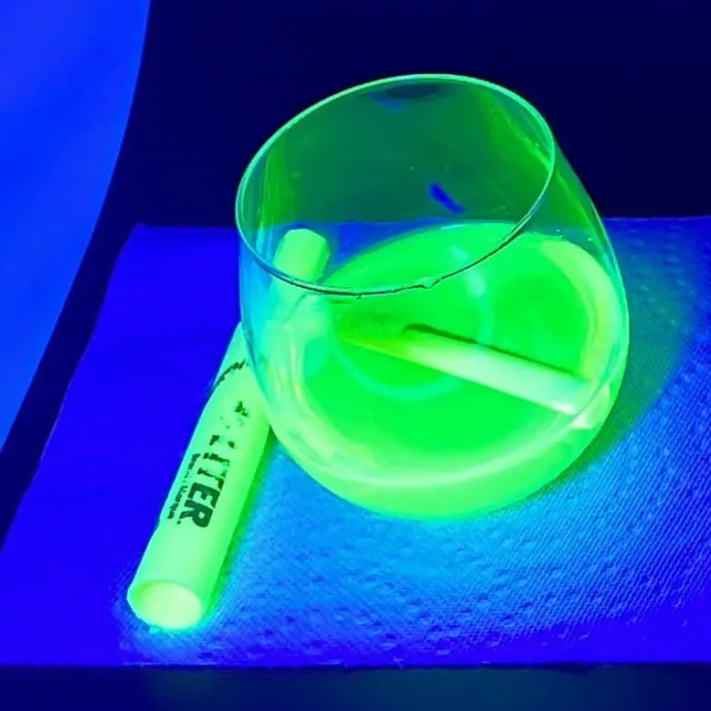 yellow highlighter glow in the dark