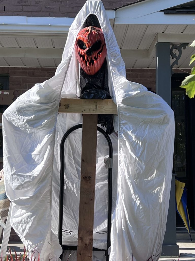 Giant Halloween Ghoul dressing