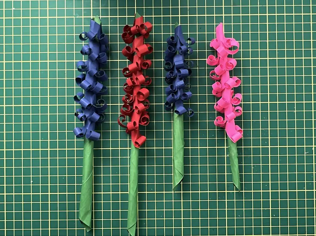 DIY paper hyacinths size comparison