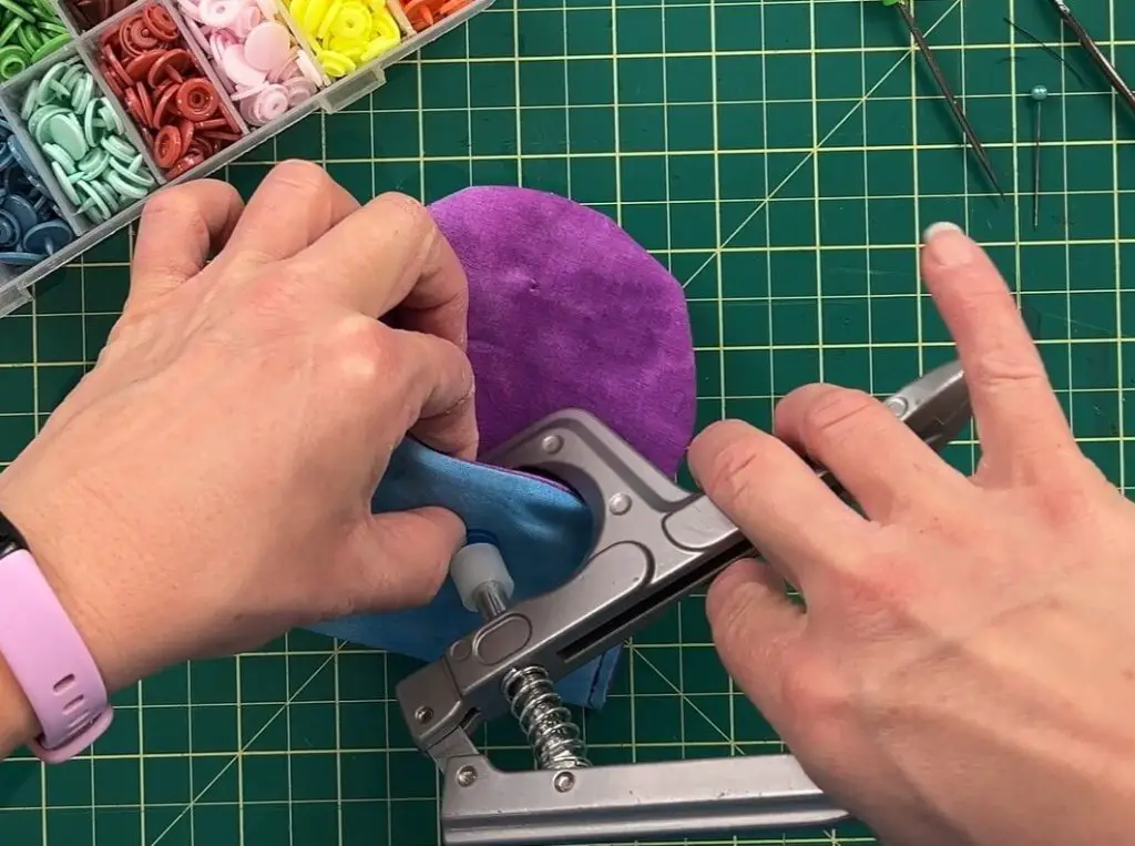 attaching snaps