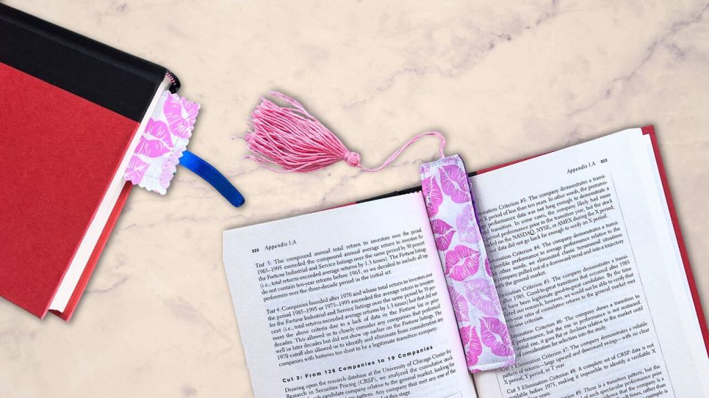 How to make fabric bookmarks